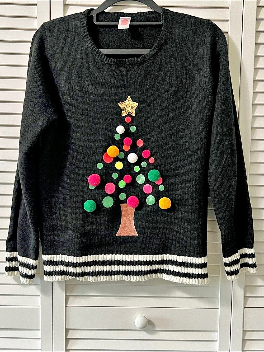 Holiday Time Christmas tree sweater Black & White
